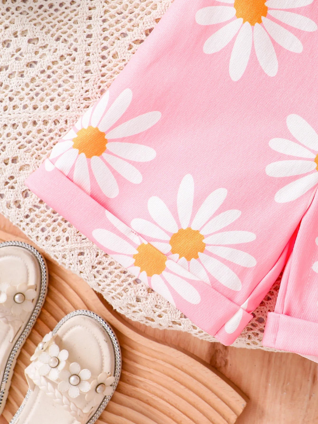 Summer Casual White T-Shirt for Girls with Daisy Print Suspenders Short Sleeve Fashion Comfortable Kids Set